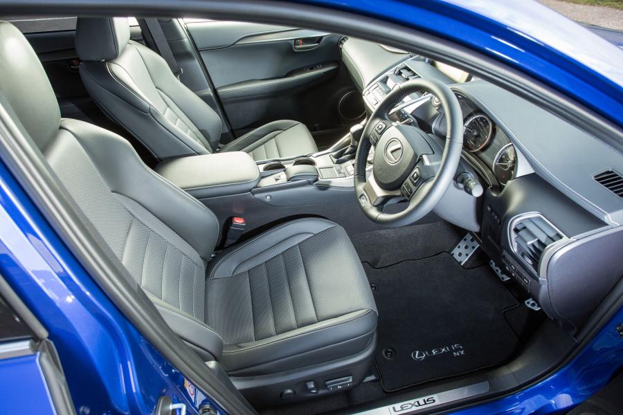  Lexus NX200t F-Sport 2014 года  (UK) (фото 9 из 17)